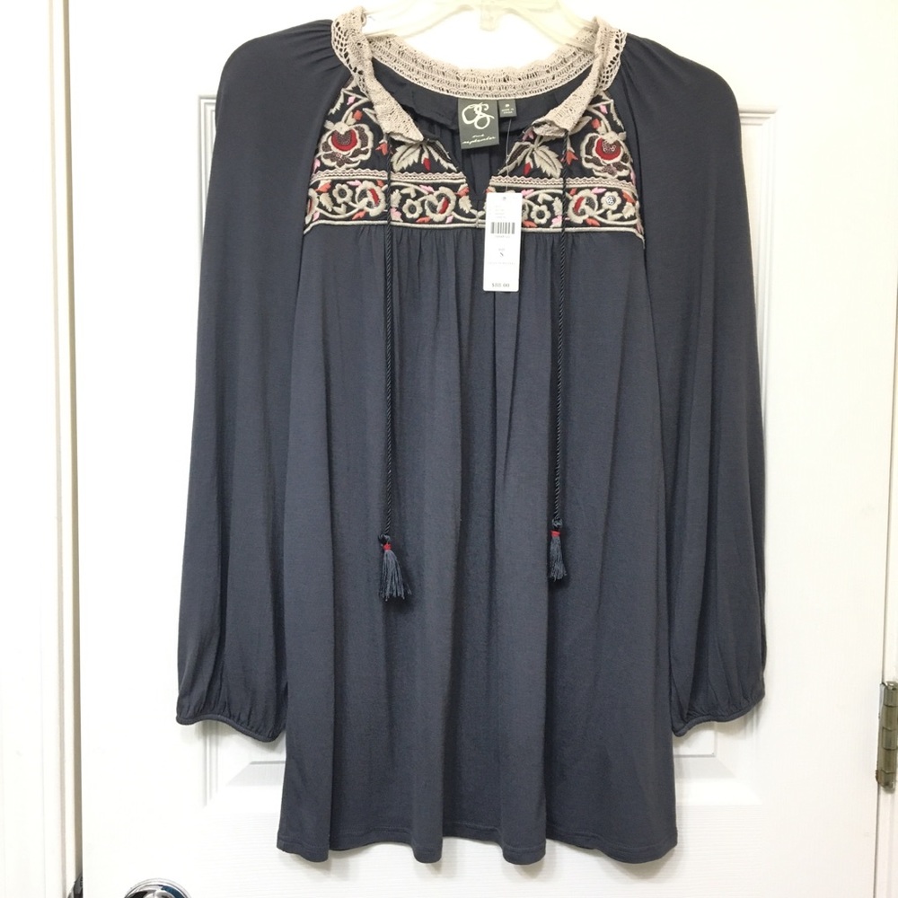 Anthropologie | Gray Floral Embroidered Blouse S